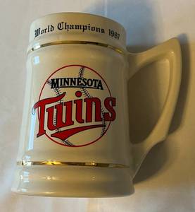 lot 93 image: Minnesota Twins 1987 World Series Champions Beer Stein