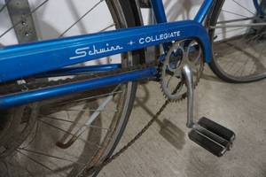 lot 5 image: Schwinn bicycle