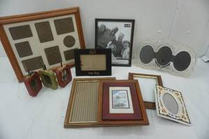 lot 4 image: Picture frame lot
