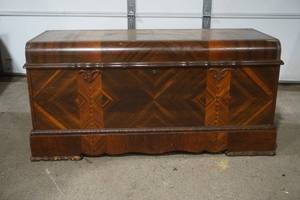 lot 9 image: vintage cedar chest