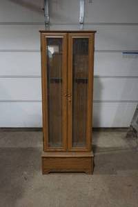 lot 17 image: long gun cabinet