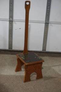 lot 19 image: wood stool