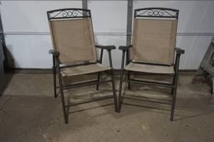 lot 29 image: lawn chairs