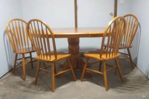 lot 35 image: dining table and chairs