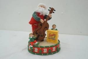 lot 68 image: Christmas decor