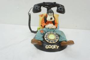lot 69 image: Disney telephone