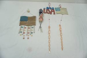 lot 90 image: Patriotic decor