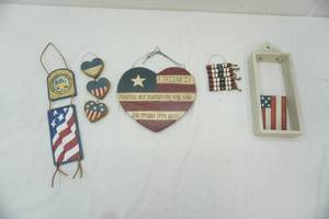 lot 91 image: wall decor