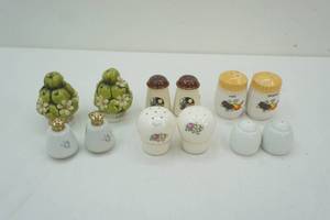 lot 97 image: Inarco, Tuscany Japan and other salt and pepper
