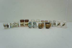 lot 120 image: Salt and pepper and other decor