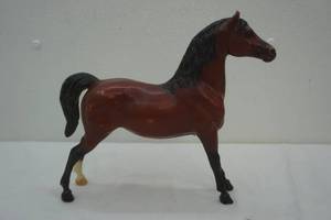 lot 139 image: Breyer horse figurine, 9 tall