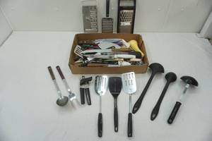lot 182 image: kitchen ware