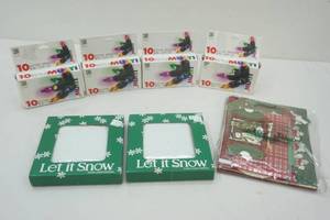 lot 193 image: Christmas decor