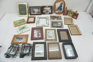 lot 194 image: Picture frame lot