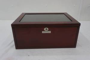 lot 201 image: coin display box