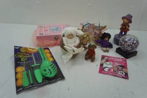 lot 204 image: toys