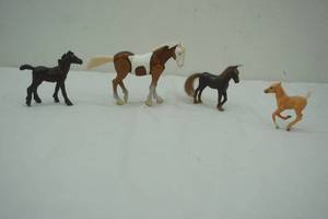 lot 208 image: Breyer horse figurine