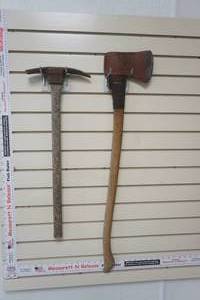 lot 267 image: pickax