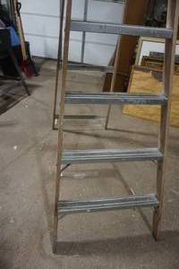 lot 269 image: wood ladder