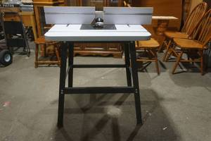 lot 2 image: router table