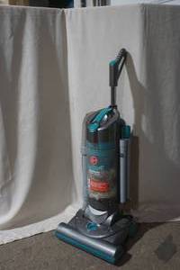 lot 20 image: Hoover vacuum