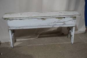 lot 32 image: primitive wood bench
