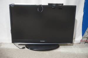 lot 35 image: flat panel TV
