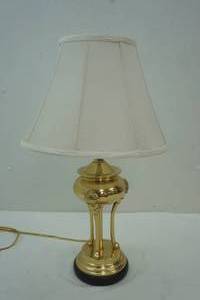 lot 73 image: table lamp