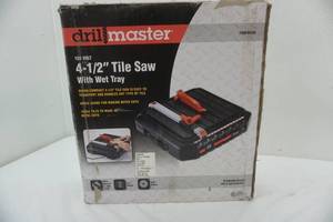 lot 96 image: Drill Master wet saw for tile cutting