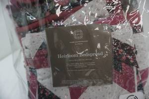 lot 98 image: Bed spread with shams and other accessories