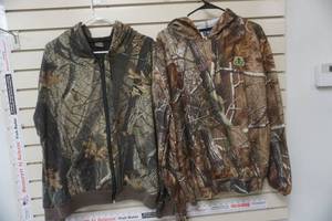 lot 117 image: L and M camo hooded and pullover hooded sweatshirt