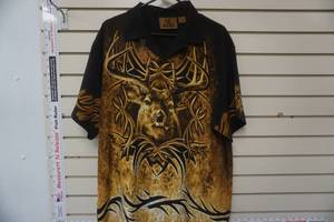 lot 121 image: L shirt, Buck Wear