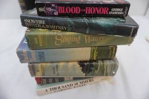 lot 153 image: Vintage collectible books, Kathleen Morris short stories and others