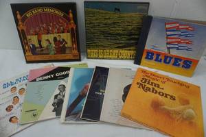 lot 161 image: Vintage LP records and 78s