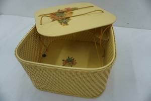 lot 164 image: 11 square sewing basket, vintage