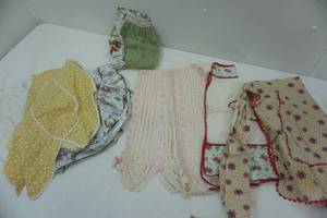 lot 167 image: Vintage aprons