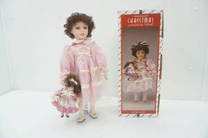 lot 181 image: Victoria Lynn doll