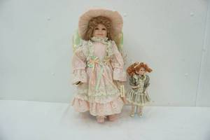 lot 187 image: Large Elizabeth doll and smaller