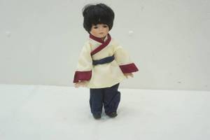 lot 190 image: Asian doll in kimono