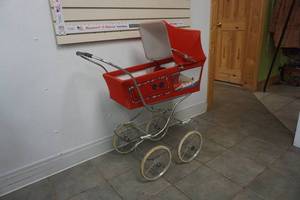 lot 194 image: Antique stroller