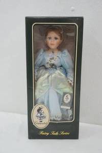lot 211 image: Geppeddo Fairy Tale Series