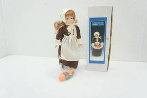 lot 215 image: Christmas Around the World