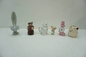 lot 233 image: ceramic decor