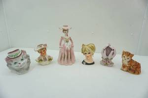 lot 250 image: ceramic figurines