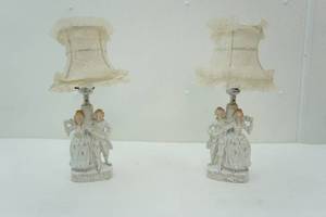lot 260 image: vintage lamps