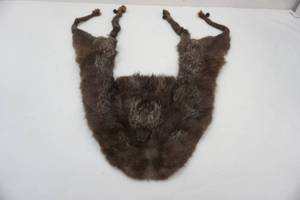 lot 279 image: fur collar