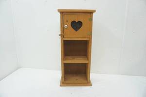 lot 319 image: wooden shelf decor