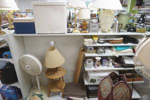 lot 326 image: household, lamps, funiture