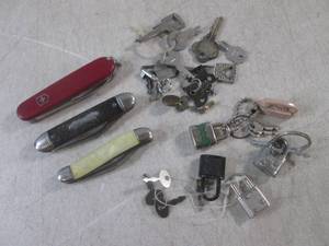 (BSB) Vintage Pocket Knives, Keys a...