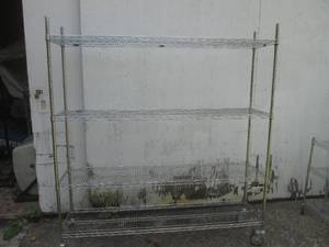 (UD1) Metal Wire Shelving Unit on W...